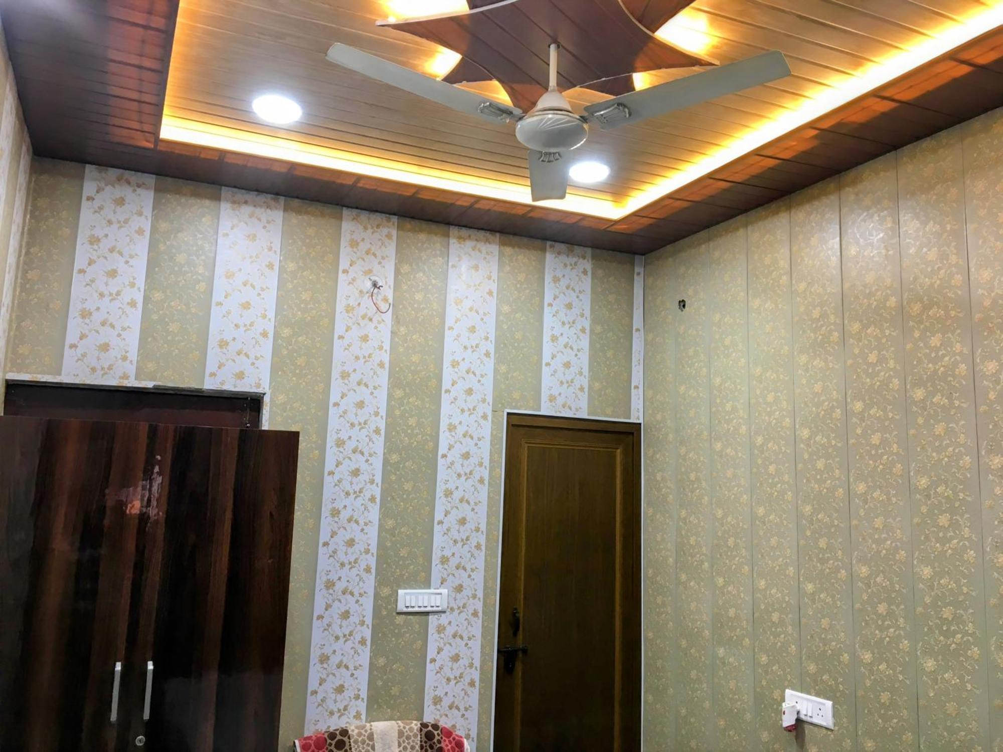 Hotel Raju Homestay Ayodhya 150 Meters From Shree Ram Janmbhoomi Temple 200 Meters From Ayodhya Dham Railway Station Экстерьер фото