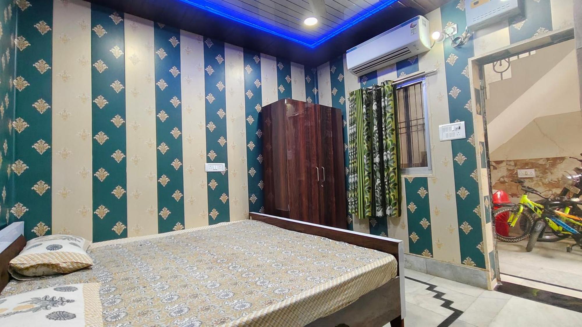 Hotel Raju Homestay Ayodhya 150 Meters From Shree Ram Janmbhoomi Temple 200 Meters From Ayodhya Dham Railway Station Экстерьер фото