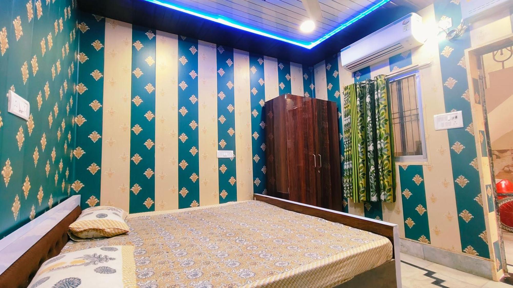 Hotel Raju Homestay Ayodhya 150 Meters From Shree Ram Janmbhoomi Temple 200 Meters From Ayodhya Dham Railway Station Экстерьер фото